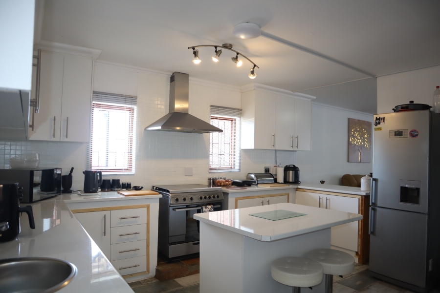 3 Bedroom Property for Sale in Wavecrest Eastern Cape